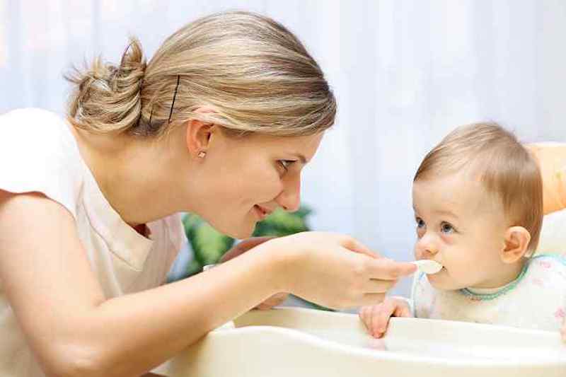 Những gia đình bận rộn thường có nhu cầu tìm kiếm người giữ trẻ