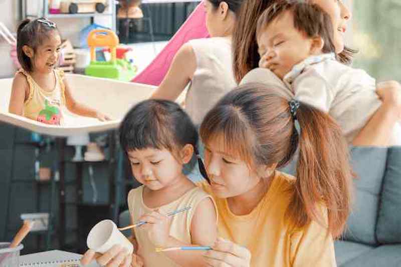 Người giữ trẻ ở lại nhà gia chủ thường có mức lương hấp dẫn