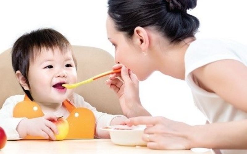 Đức tính tốt và yêu trẻ con là yêu cầu quan trọng 